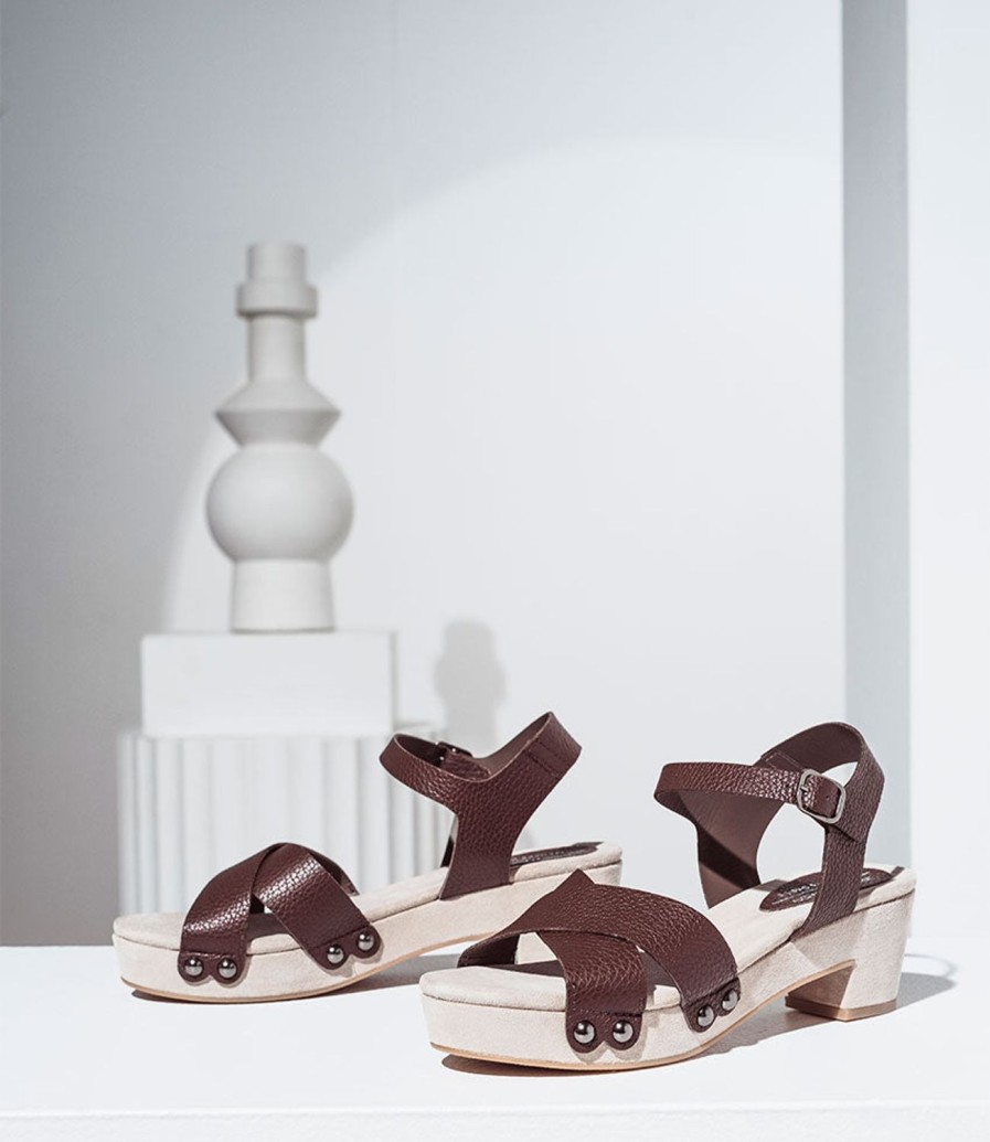 Edward Meller Samsa65 Studded Sandal On Unit In Brown Online